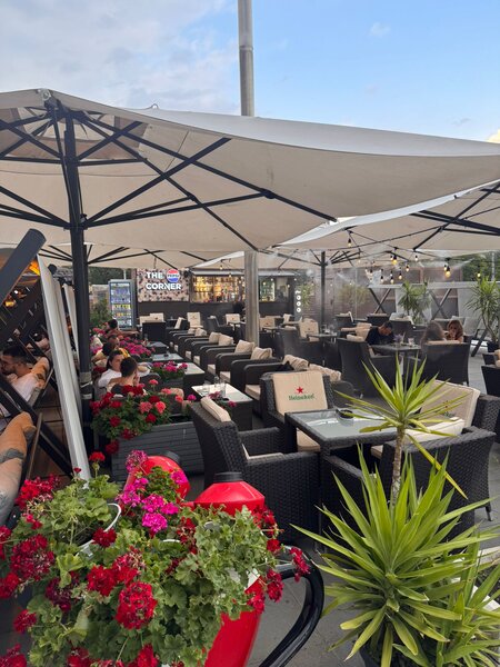 Ospatar sau  barman - fata sau baiat - in Afi Mall Cotroceni,